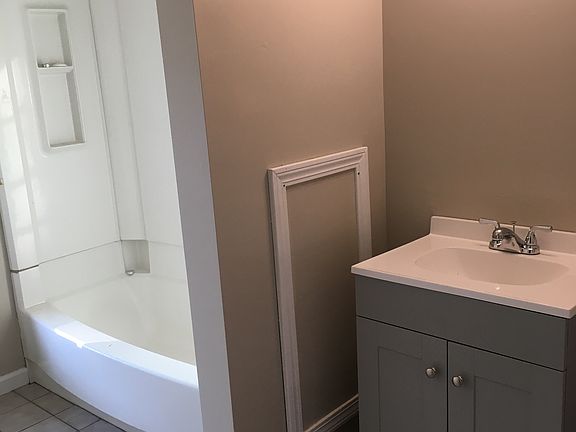 5th image of 87 Main St APT 1