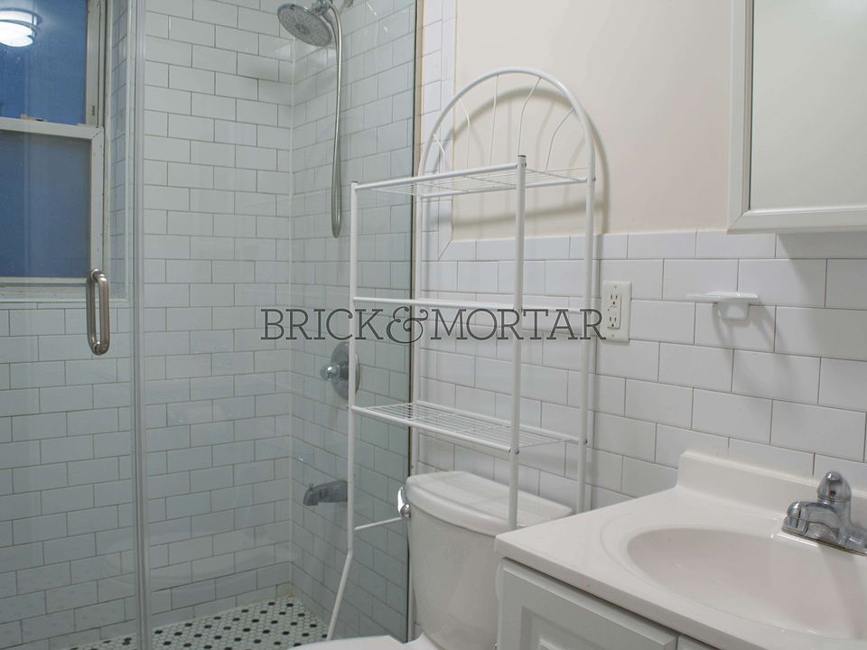 2nd image of 4835 45th St APT 2R
