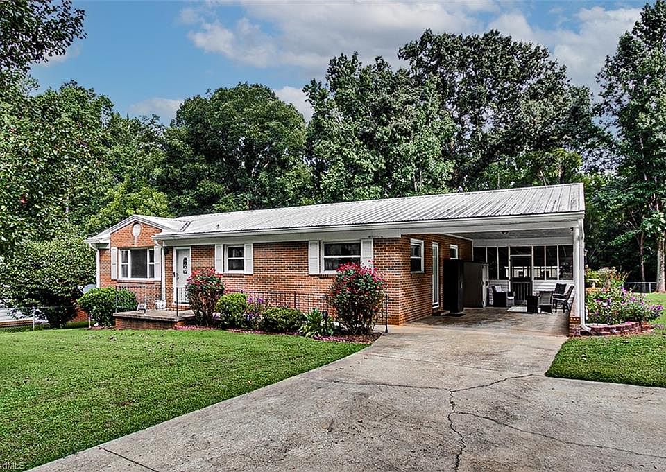 1st image of 4667 Huntingwood Rd