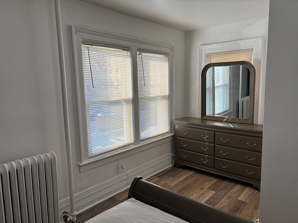 1st image of 31 Saint Andrews Pl #7
