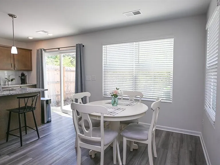 552 Kingfisher Ct — Photo 13