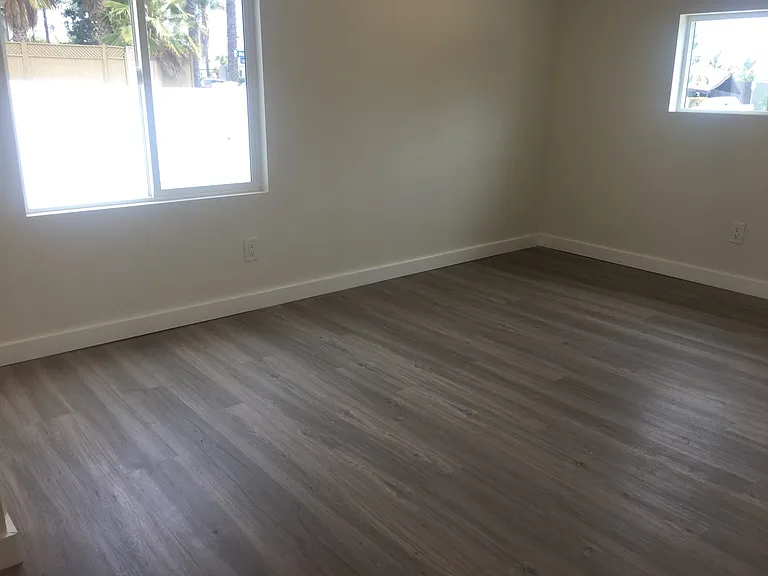 2076 Thomas Ave — Photo 7