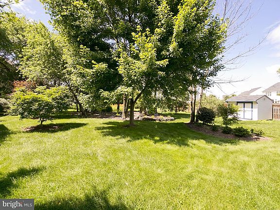 4th image of 122 Caspian Dr