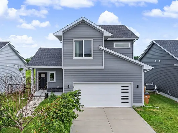 713 SE 69th St, Pleasant Hill, IA 50327