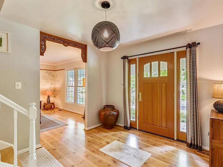 1755 Glastonberry Rd — Photo 15