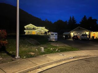 1497 NE Elizabeth Pl, Grants Pass, OR 97526