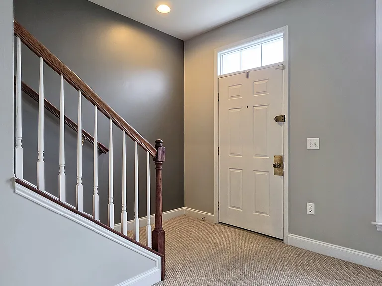 214 Sagamore Hl — Photo 3