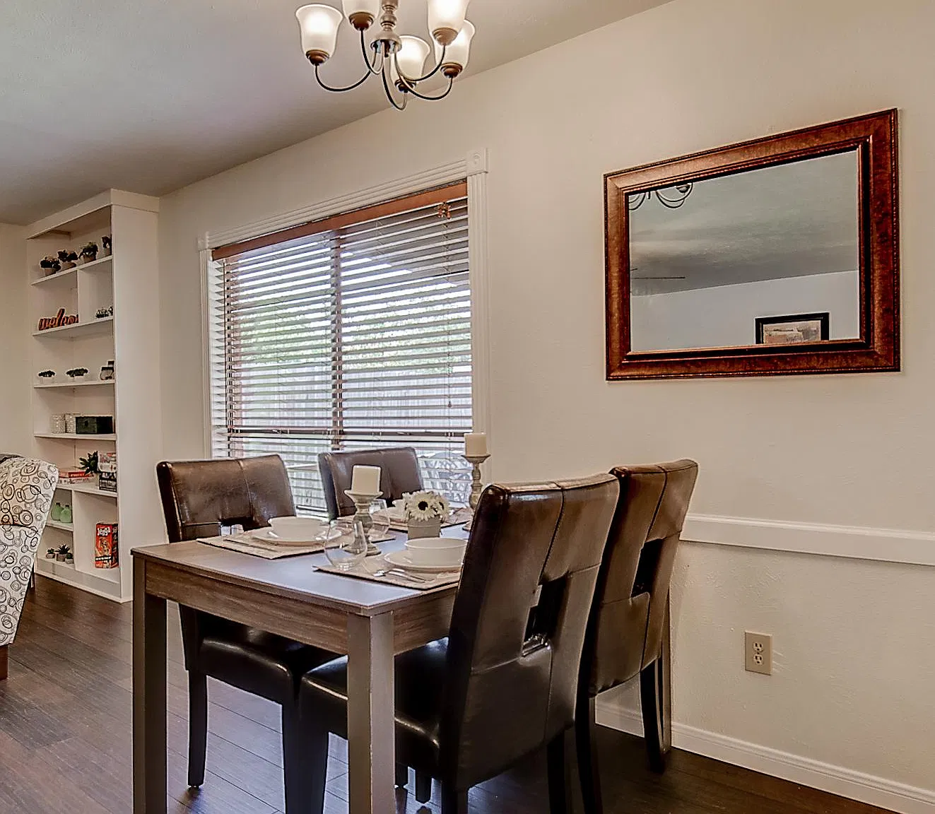 565 Bell Drive — Photo 3