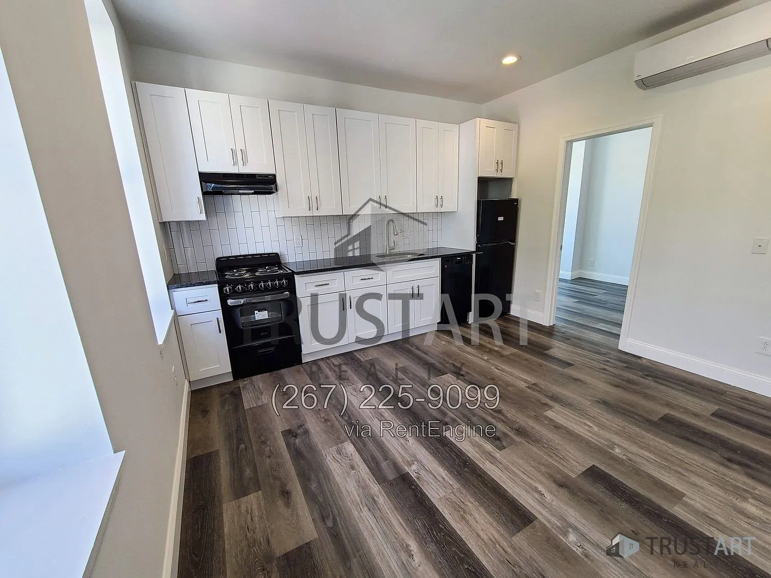 1 bed, 1.0 bath, $1,055 — Photo 3