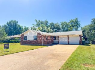 1201 Lauren Ln, Midwest City, OK 73110