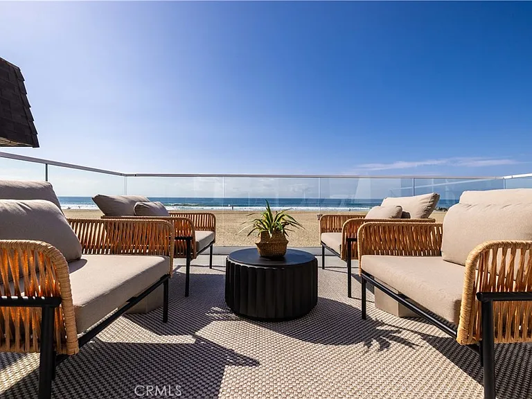3012 W Oceanfront — Photo 3