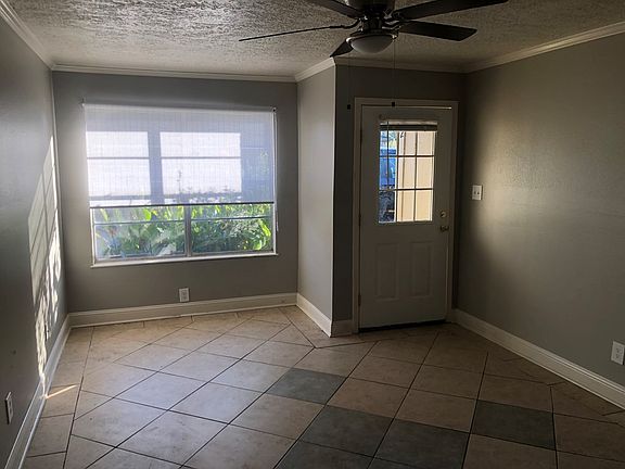 3rd image of 480 Blueberry St #B