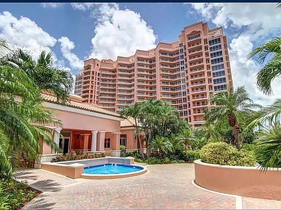 2nd image of 60 Edgewater Dr APT 5F