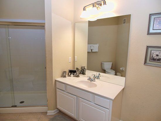 VC2C4862-407-bathroom-ensuite