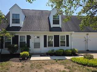 9842 Brittany Ct #E, Mentor, OH 44060