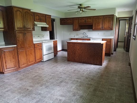 3rd image of 3215 Hatchery Ln NE