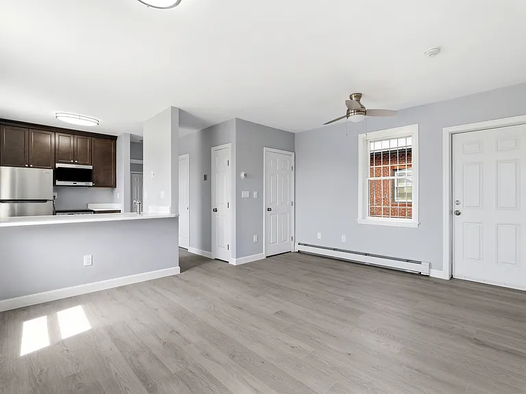 250-252 Main St #3R — Photo 3