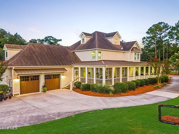 3rd image of 110 Seven Oaks Court