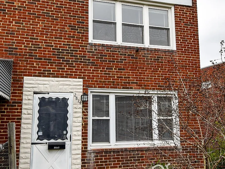 2814 Hinsdale Dr — Photo 1
