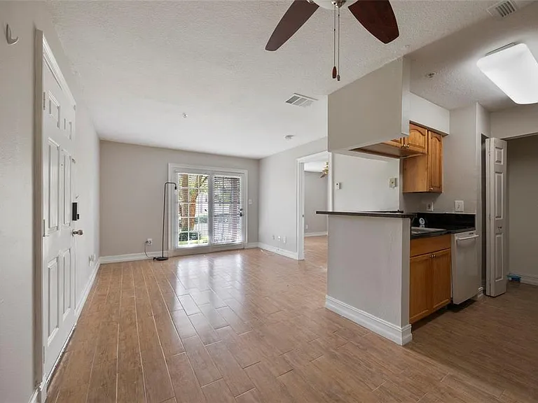 241 Afton Sq #103 — Photo 3