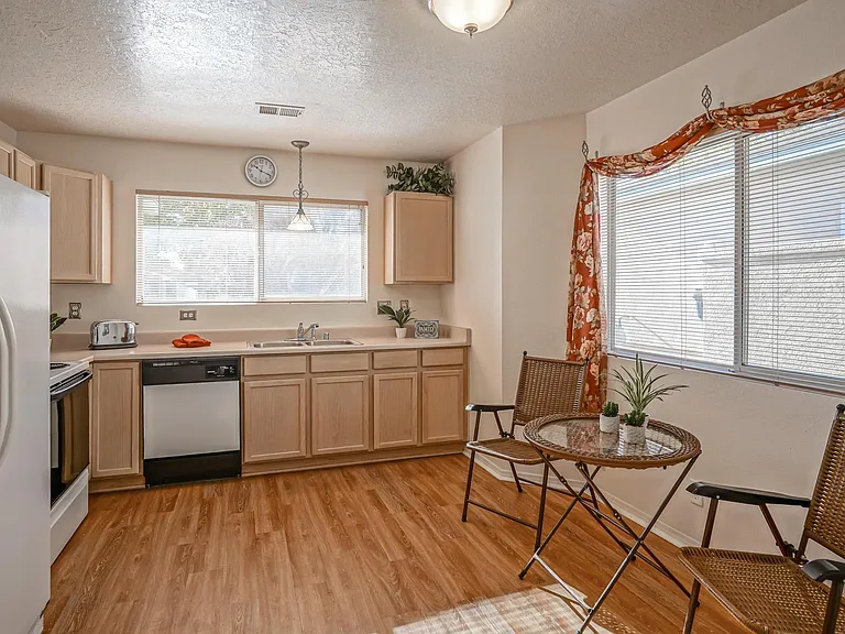 3146 Chama Meadows Dr NE — Photo 11