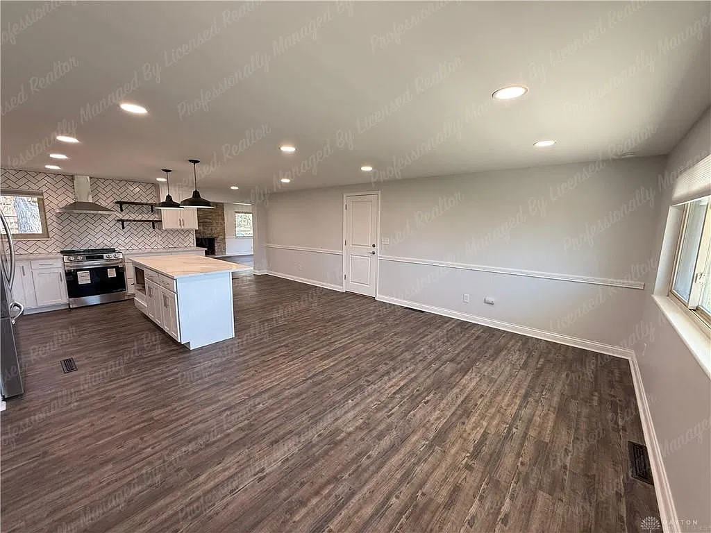 3 bed, 1.0 bath, 1440 sqft, $1,975 — Photo 4