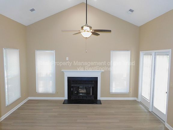 3rd image of 7185 Avenbury Cir