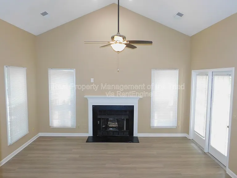7185 Avenbury Cir — Photo 3