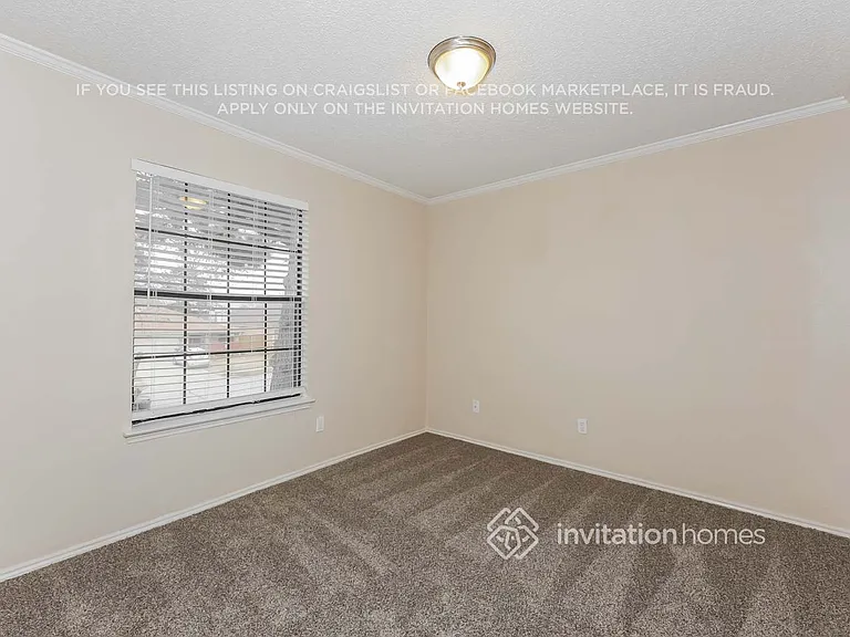 1456 Thistlewood Ln — Photo 14
