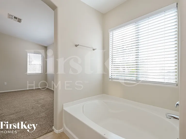 10616 S Lucius Dr — Photo 9