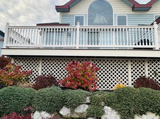 279 Lakeshore Dr, Manistee, MI 49660