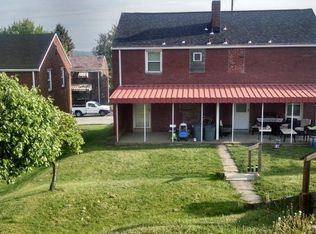 228 E Larkspur St, Homestead, PA 15120