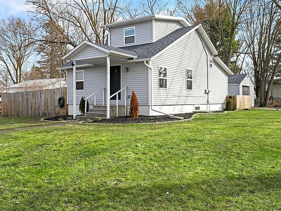 2nd image of 3030 Garden Blvd