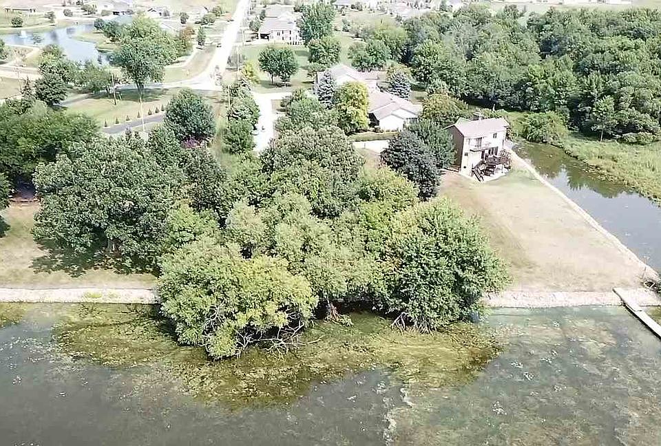 2nd image of Edgewood Ln