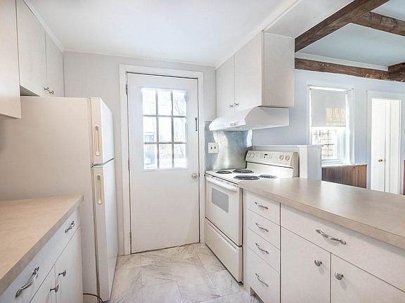5th image of 313 Franklin St #313