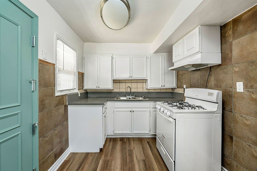 1st image of 4016 1/2 W 102nd St