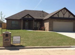1301 Ridgeway Dr, Moore, OK 73160