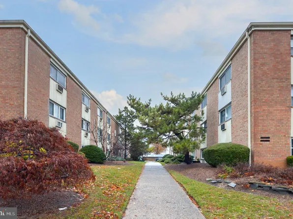 8115 W Chester Pike #B5e, Upper Darby, PA 19082