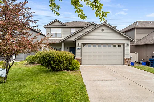 676 SE Gleneden Pl Photo 1