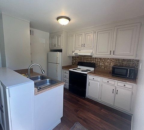 5th image of 1002 Marina Dr