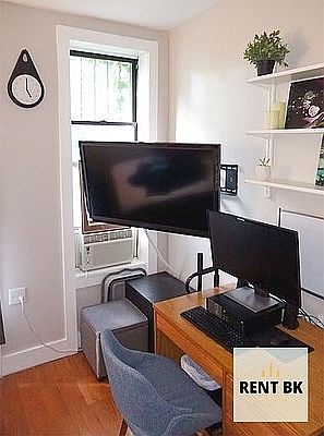 5th image of 189 Menahan St APT 3R