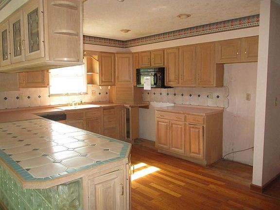 3rd image of 1794 N County Road 75 W