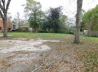 3900 Riverwood Dr, Moss Point, MS 39563