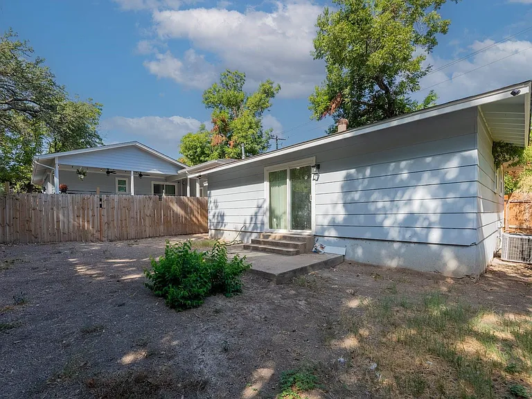 8405 Georgian Dr — Photo 30