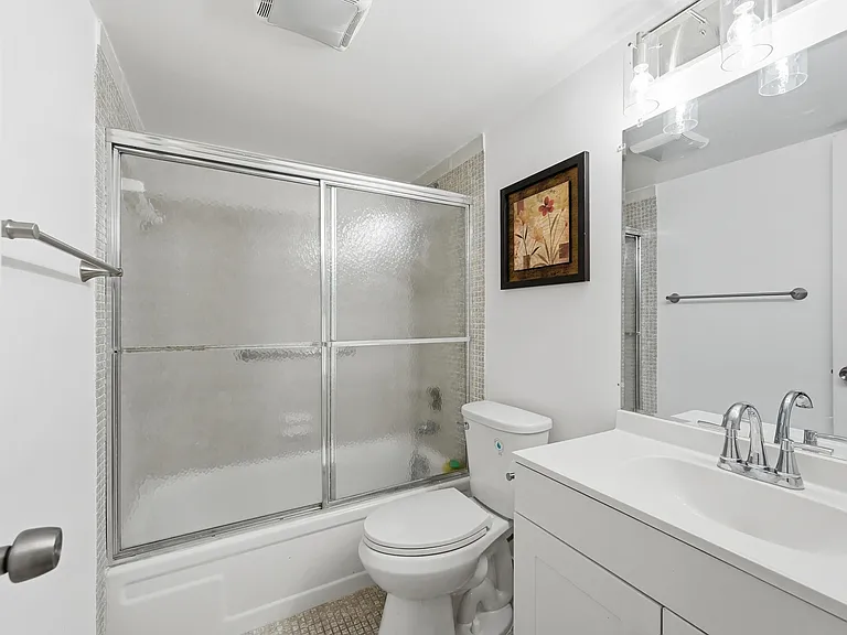 1043 Cornwall Dr #C — Photo 18