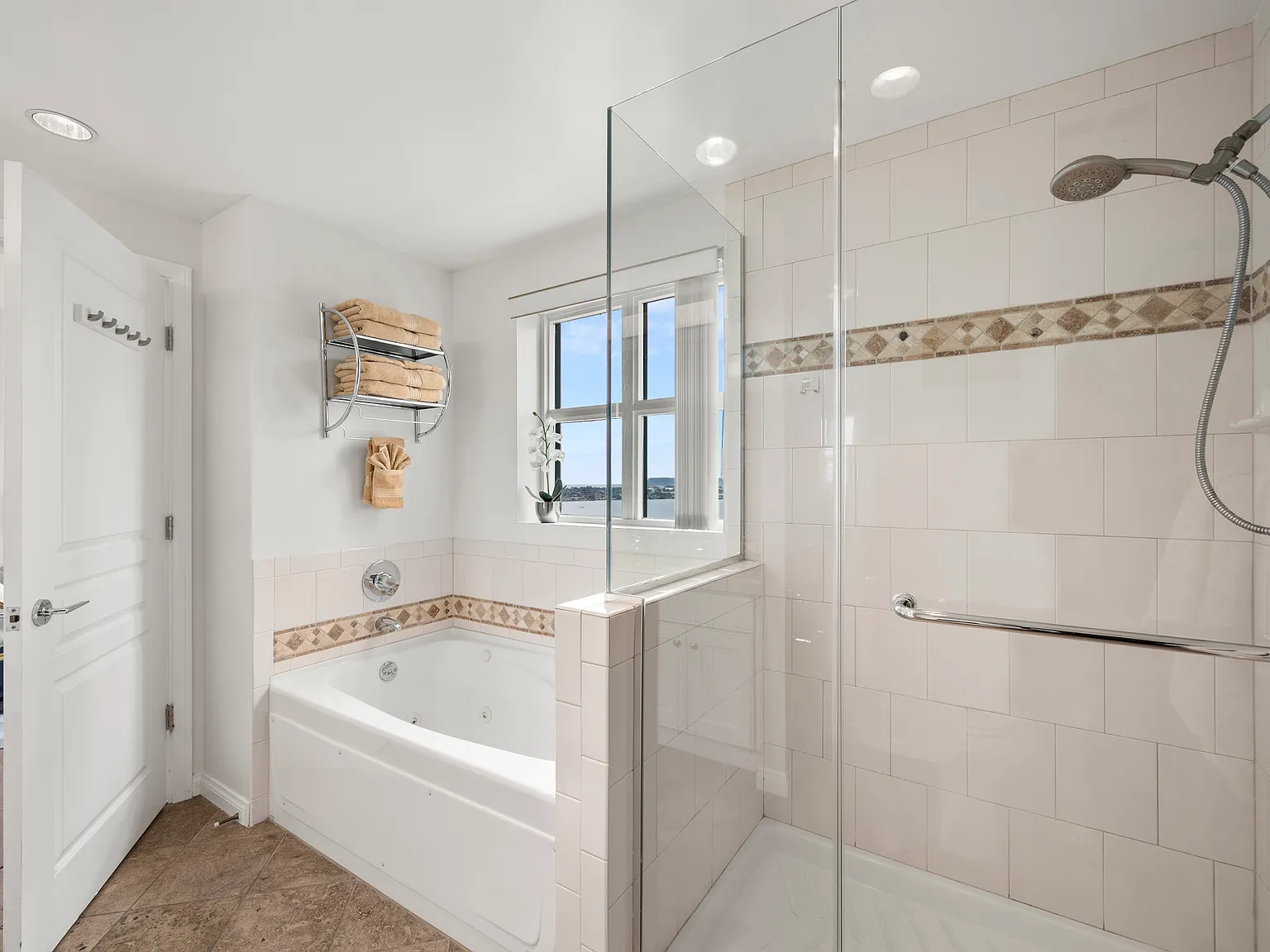 2 bed, 1441 sqft, $6,800 — Photo 4