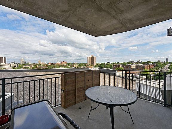 4th image of 500 Grant St E #511