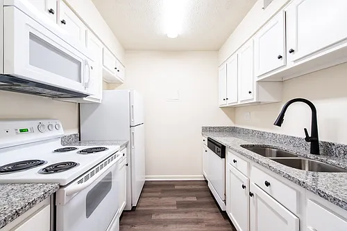 Grinstead Manor Apartments Photo 1