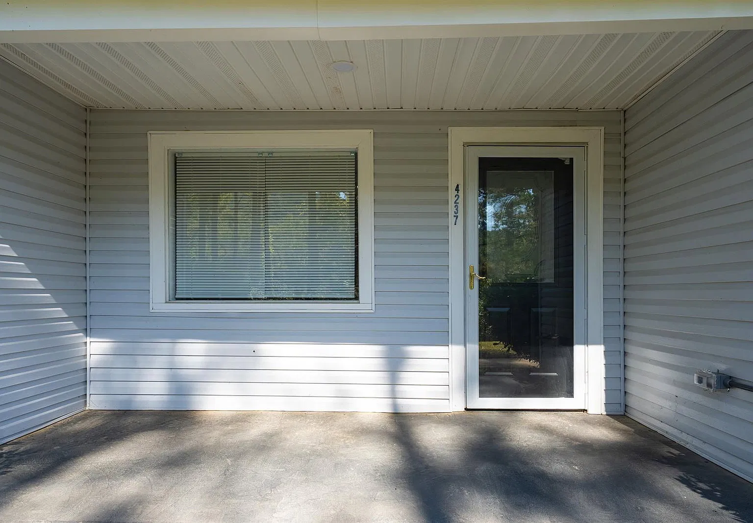 3 bed, 2.0 bath, 1408 sqft, $1,595 — Photo 4