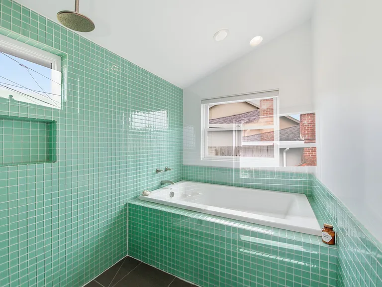 796 Crespi Dr — Photo 23